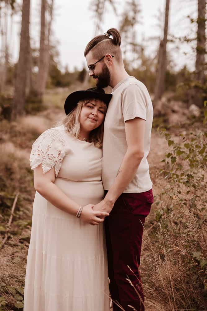 Pärchen Fotoshooting in der Natur
